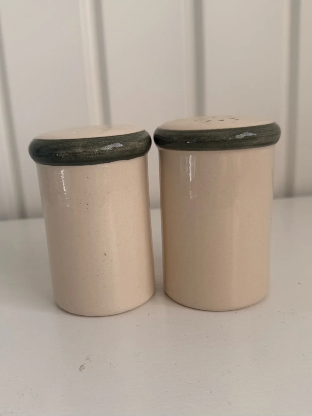 Ceramic Apple Salt and Pepper Shakers (4”)